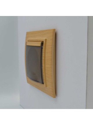 Розетка ELBI ZENA Woodline клен 1-на з заземленням з кришкою з рамкою ( 500-012700-218 )